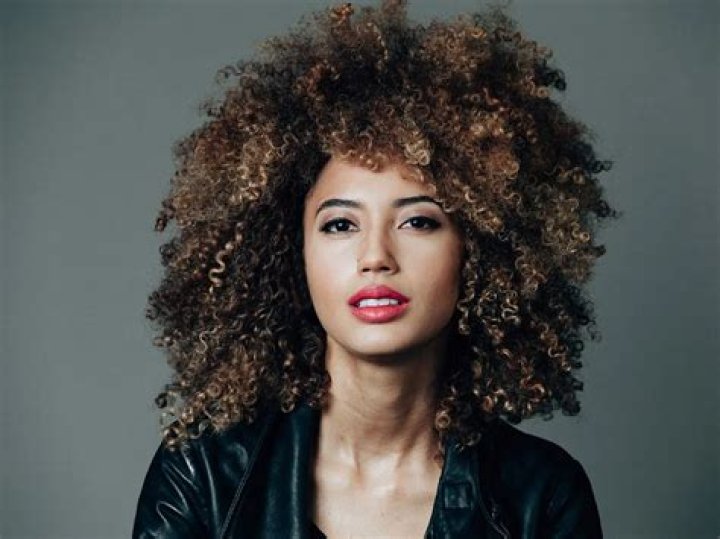 Andy Allo ·