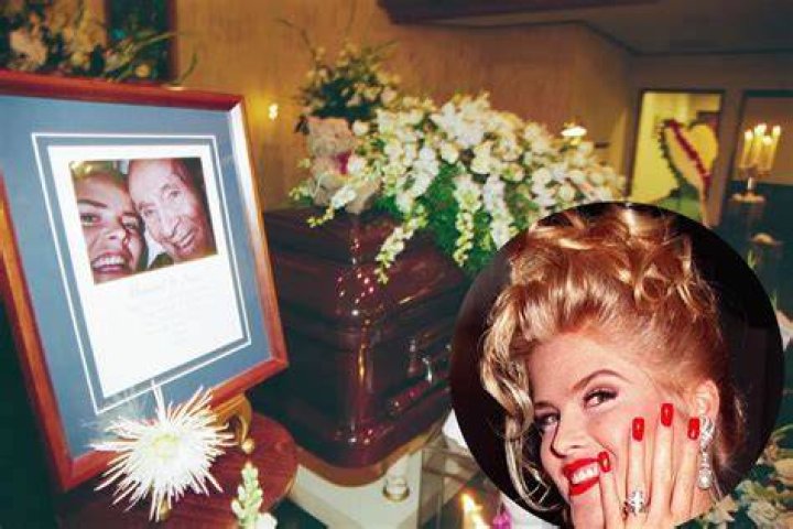 Anna Nicole Smith Death Photos Uncovered