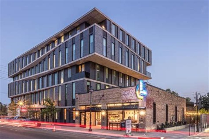 ARRIVE East Austin Hotel Review, Texas, United States ·