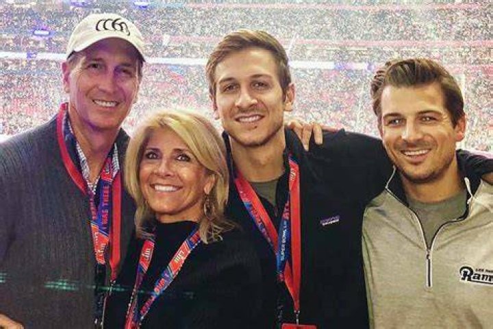Austin Collinsworth: Legendary Sportscaster And Analyst