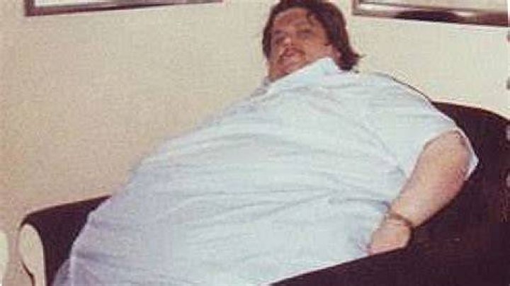 Brandon Davis calls Mischa Barton one of the fattest people on the planet ·
