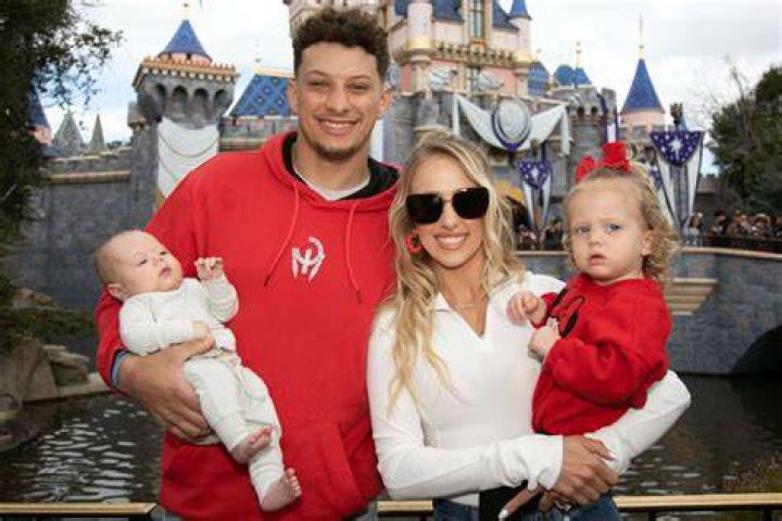 Brittnay Mahomes, Wife Of Patrick Mahomes, Announces Pregnancy