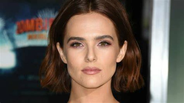 Brunette Actresses In Their 20s ·