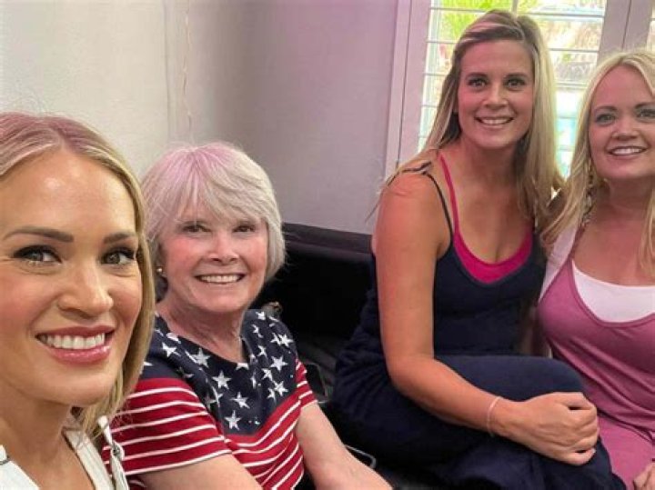 Carrie Underwood's Sisters: Uncovering The Hidden Gems Of Support And Inspiration