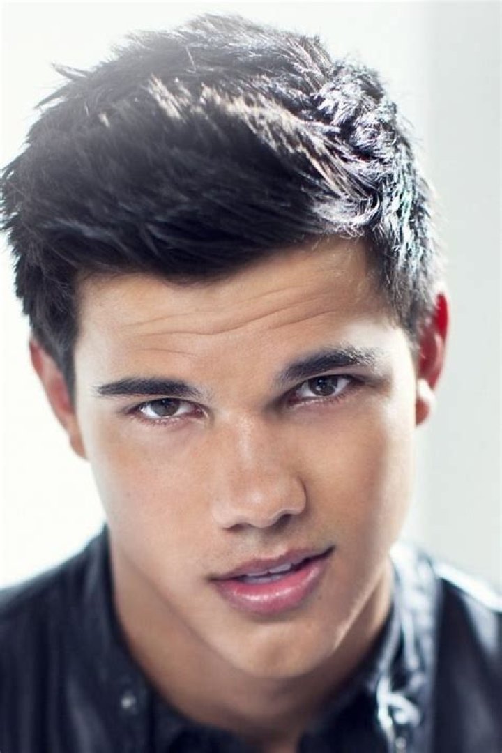 Cute Male Singers: The Charming Voices We Adore