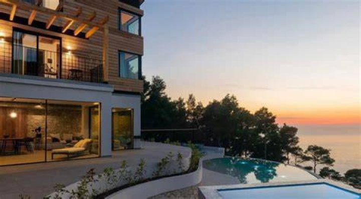 Discover Giada Heights: Luxurious Living With Breathtaking Views