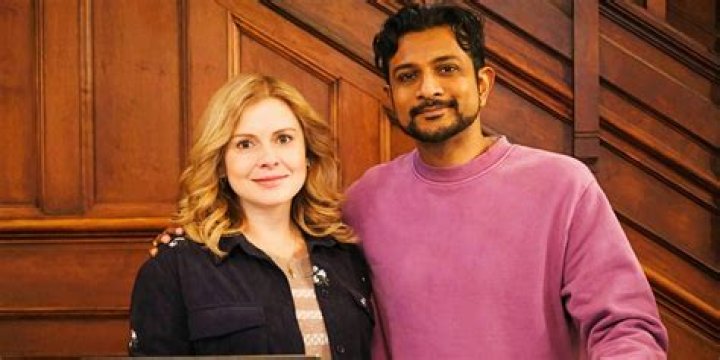 Discover The Secrets Of Utkarsh Ambudkar's Marriage!