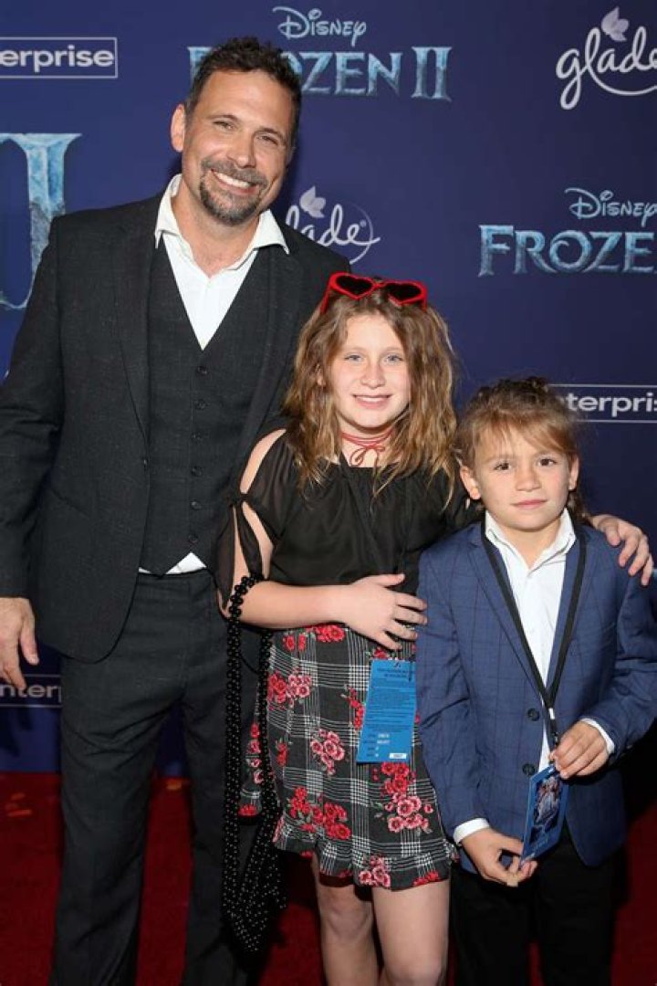 Discovering Jeremy Sisto's Wife And Their Enduring Bond