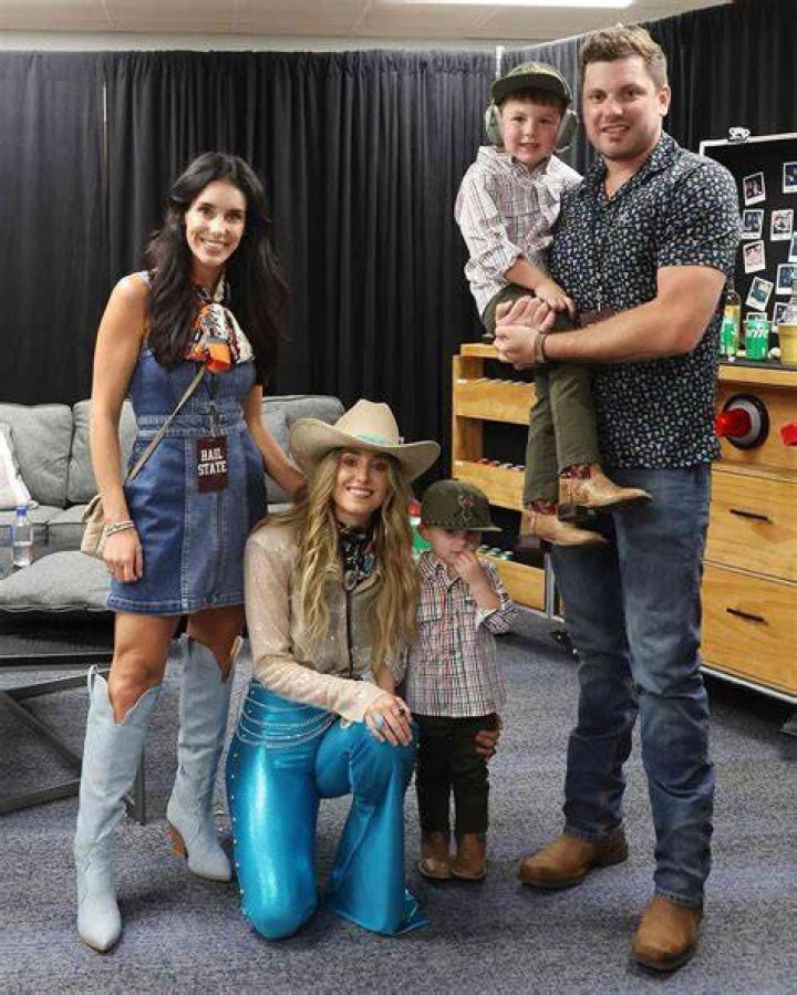 Does Lainey Wilson Have Any Kids?