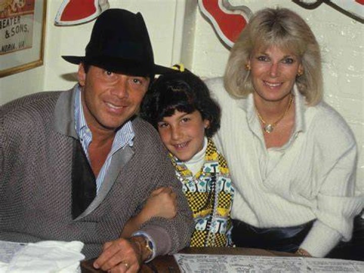 Does Legendary Singer Paul Anka Have A Daughter?
