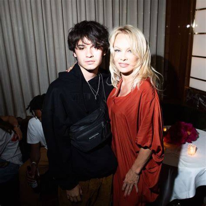 Dylan Jagger Lee's Net Worth: Uncovering The Fortune