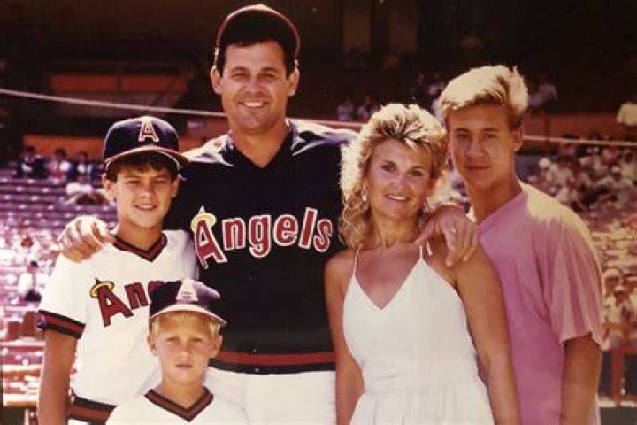 Elly De La Cruz's Siblings: A Family Of Baseball Stars
