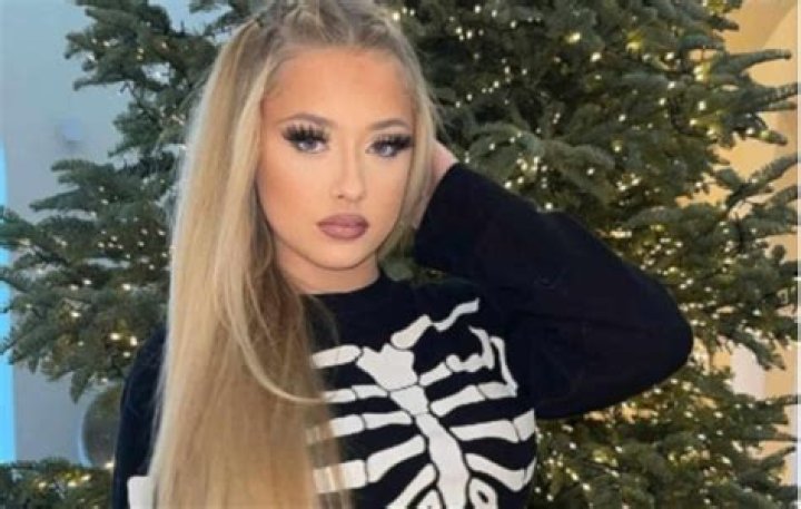 Fallon Twombley (TikTok Star) - Age, Birthday, Bio, Facts, Family, Net Worth, Height & More ·