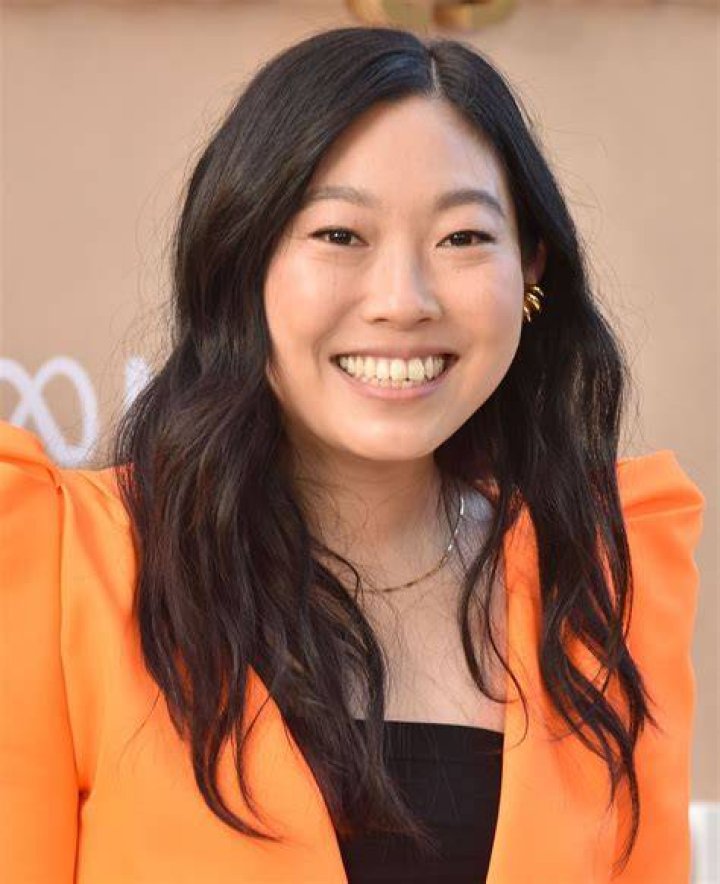 Find The Latest On Awkwafina's Partner: Exclusive Details
