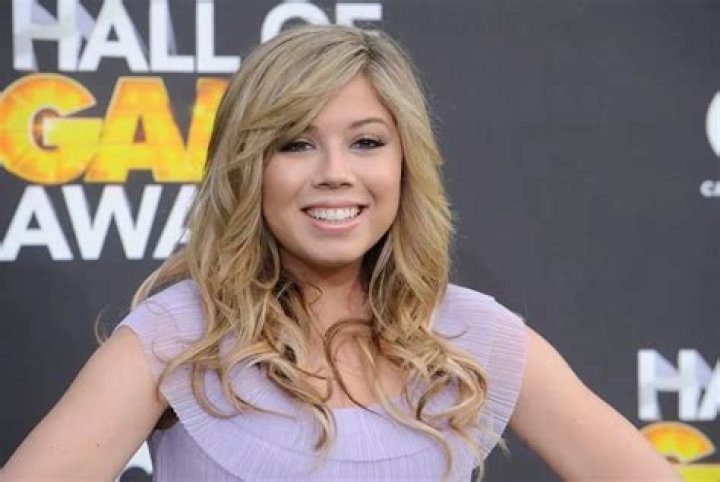 Five Things You Didnt know about Jennette McCurdy ·
