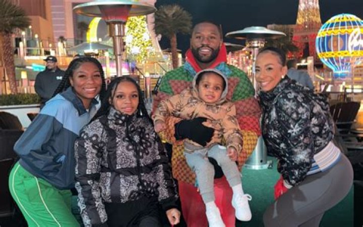 Floyd Mayweather Jr.'s Children: Meet His Family