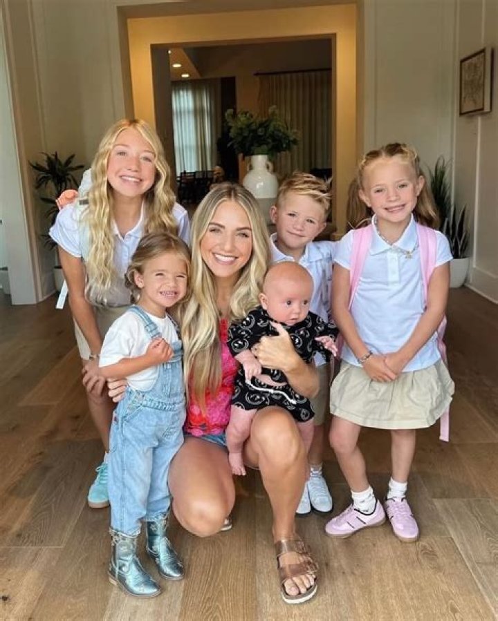Franne Lee Biography, Age, Height, Husband, Net Worth, Family ·