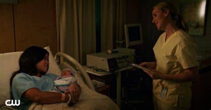 How Did Jane From 'Jane the Virgin' Get Pregnant? Details ·