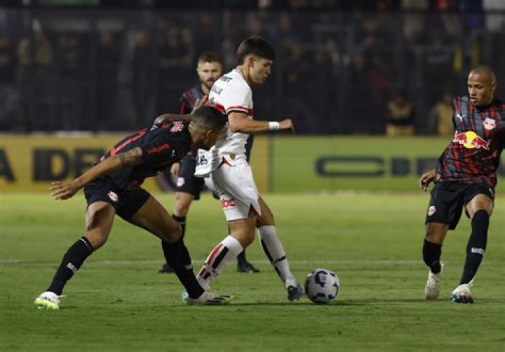 Hoy Bragantino vs Barcelona en vivo Red Bull Bragantino - Barcelona SC en vivo, resultados H2H 25 julio 2024