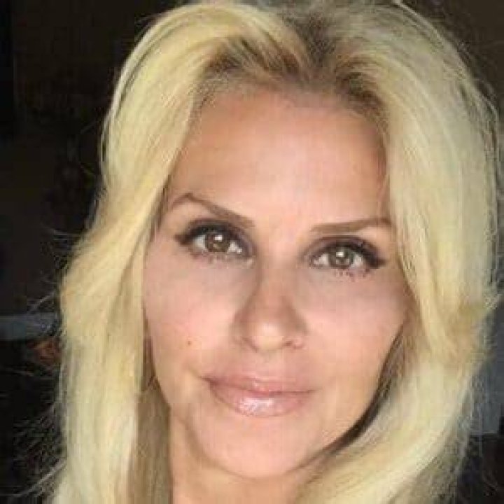 Is Donna Sinatra Dalessandro Really Related To Frank Sinatra?