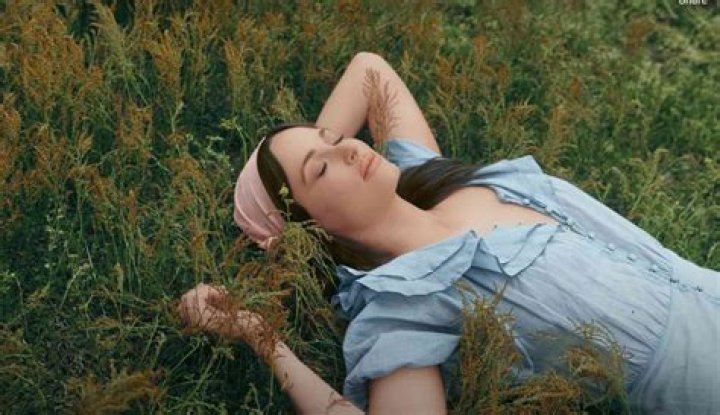 Is Kacey Musgraves Married? Find The Answer Here
