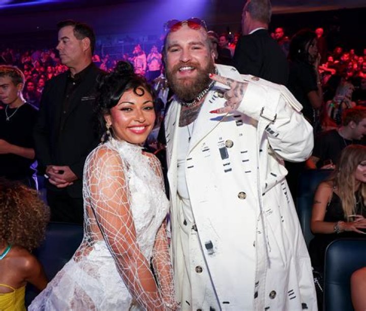 Is Teddy Swims' Wife: All About The Musician's Romantic Life