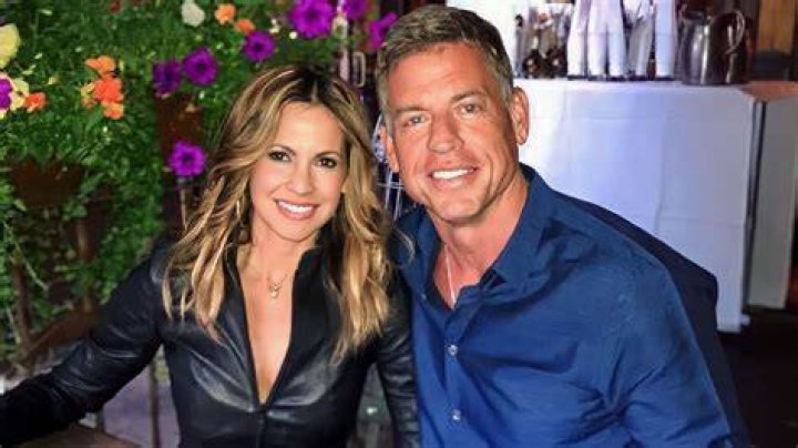 Is Troy Aikman Really Married? Uncover The Truth