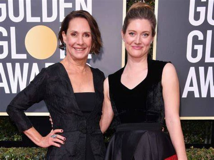 Is Zoe Perry Married? Get The Scoop On Her Relationship Status