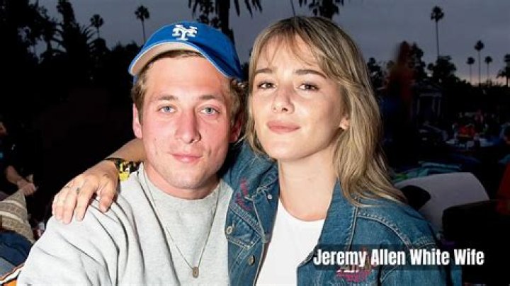 Jeremy Allen White And Rosala's Relationship