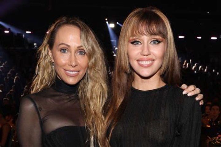 Miley Cyrus And Her Mom: A Close Bond