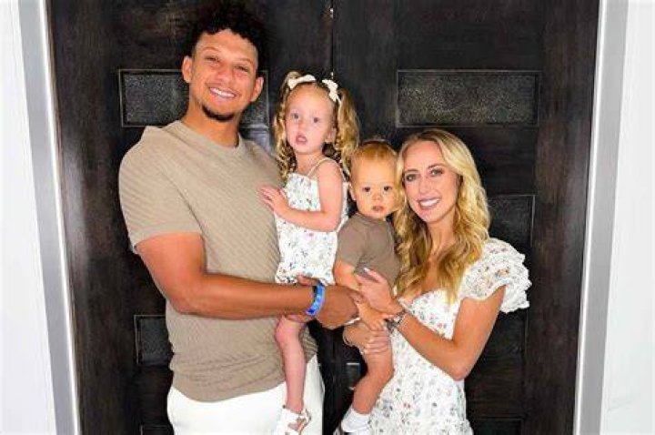 New Update: Brittany Mahomes Announces Pregnancy