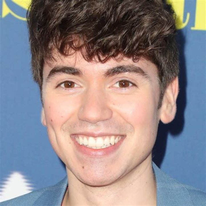 Noah Galvin: A Transgender Trailblazer