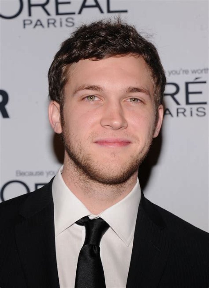 Phillip Phillips ·