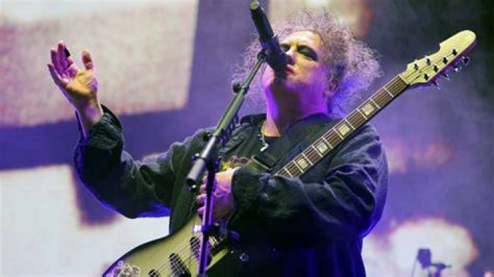 Robert Smith's Marriage Status Revealed