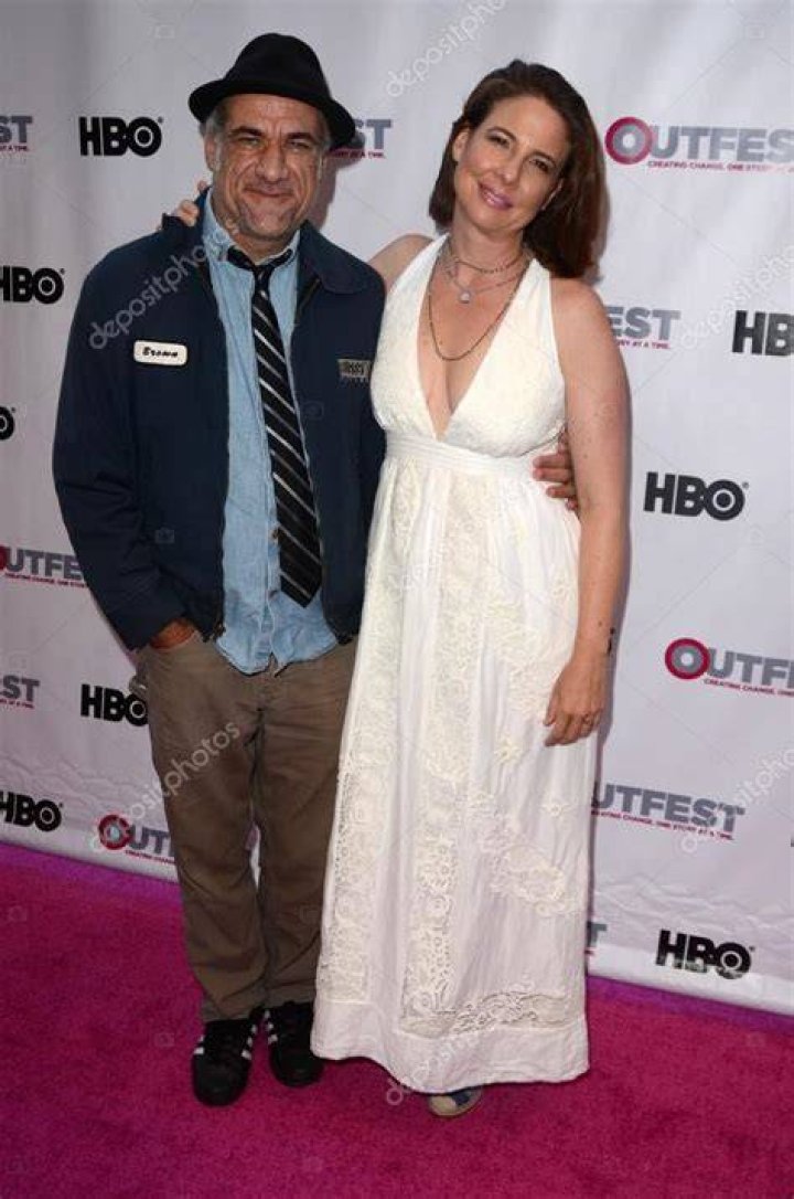 Robin Weigert's Partner: A Comprehensive Guide
