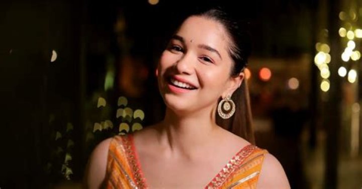Sara Tendulkar's Net Worth And Salary: A Model's Success Story