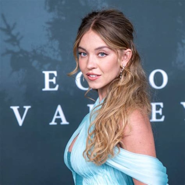 Sydney Sweeney's Relationship: A Deeper Look