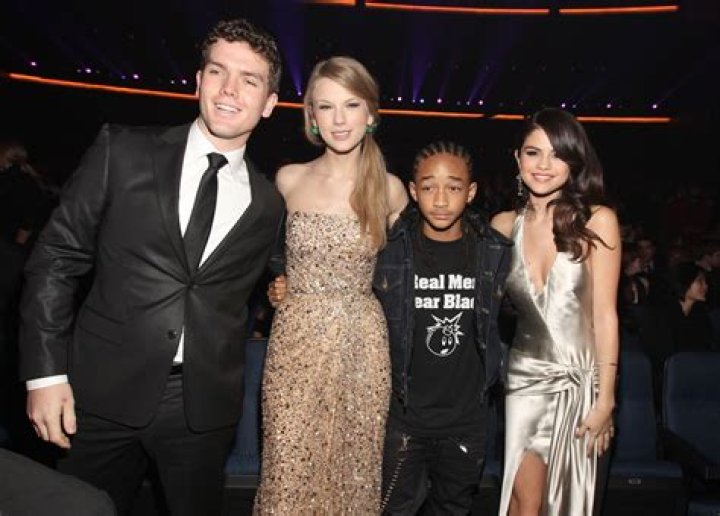Taylor's Sibling: Austin Swift, A Unique Perspective