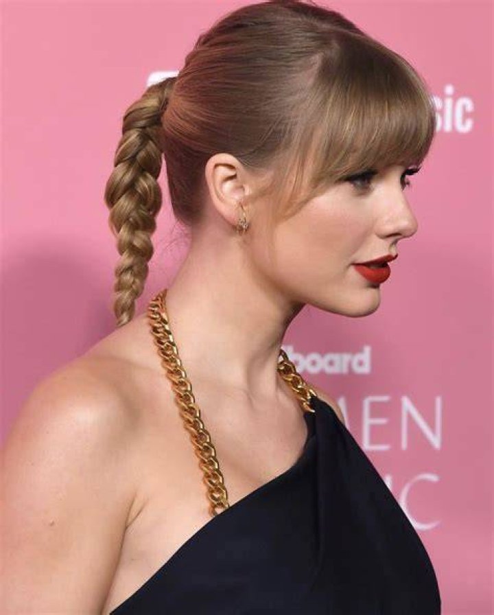 Taylor Swift Cornrows