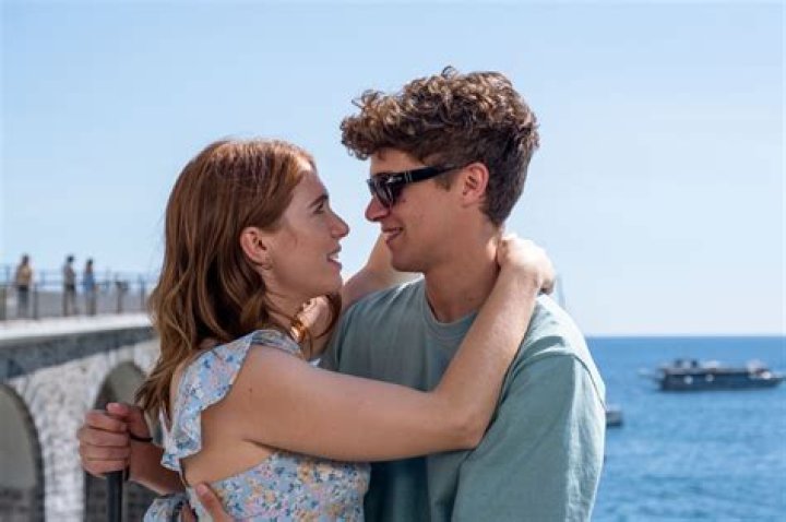 The Chemistry Between Lorenzo Zurzolo And Benedetta Porcaroli: A Captivating On-Screen Romance