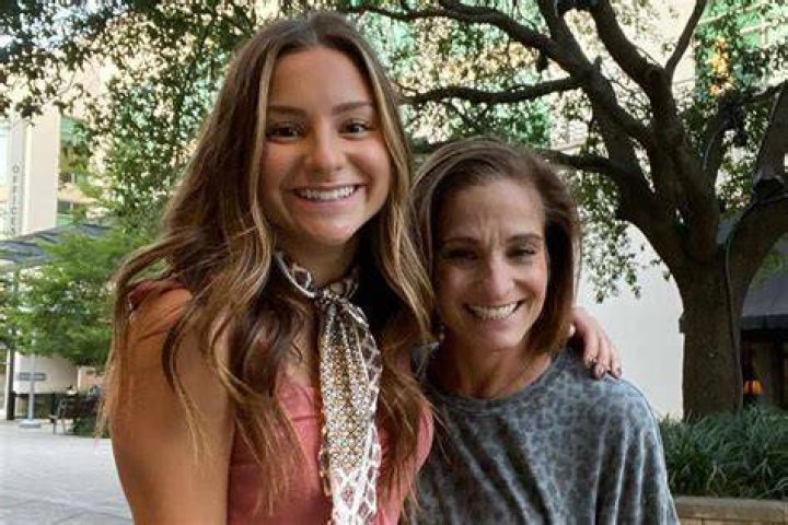 The Daughter Of Iconic Gymnast Mary Lou Retton: Meet McKenna Kelly