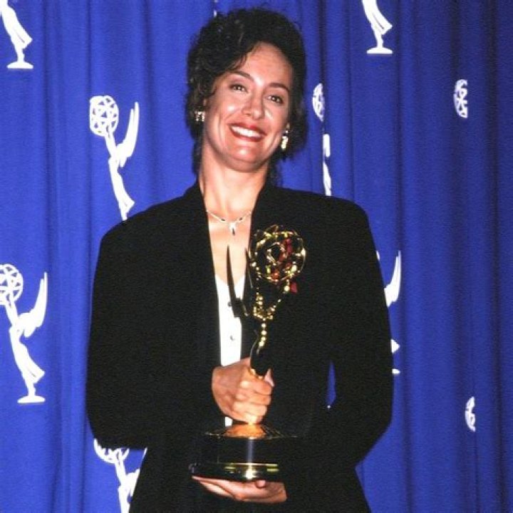 The Incredible Acting Career Of Laurie Metcalf: An Award-Winning Star