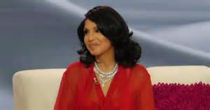 Toni Braxton Shows Off Her Home For Christmas The Video Is Featuring Her Two Boys And You Can Wa ·