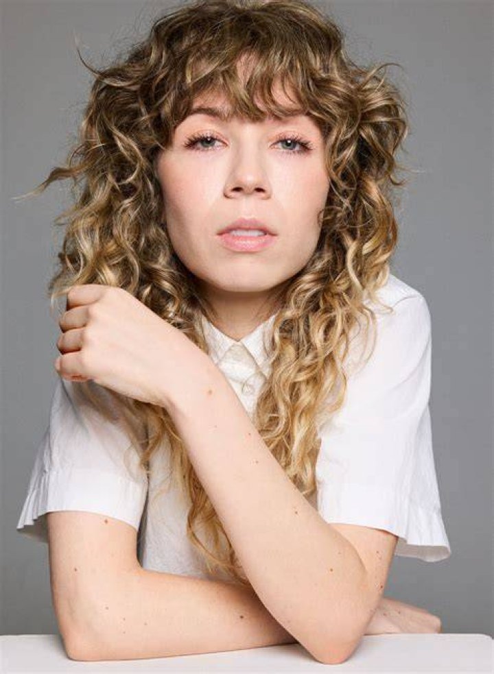 Uncover The Secrets Of Jennette McCurdy And Joe Hawaii's Enduring Bond