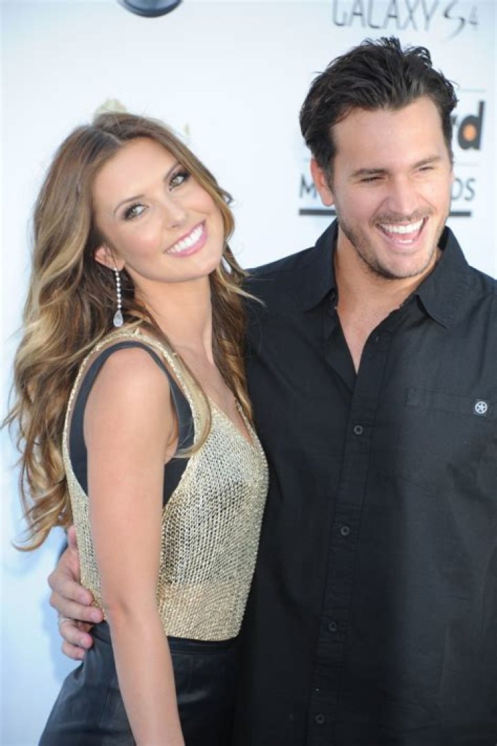 Unveiling Carly Pearce's Pregnancy: Exclusive Insights And Discoveries