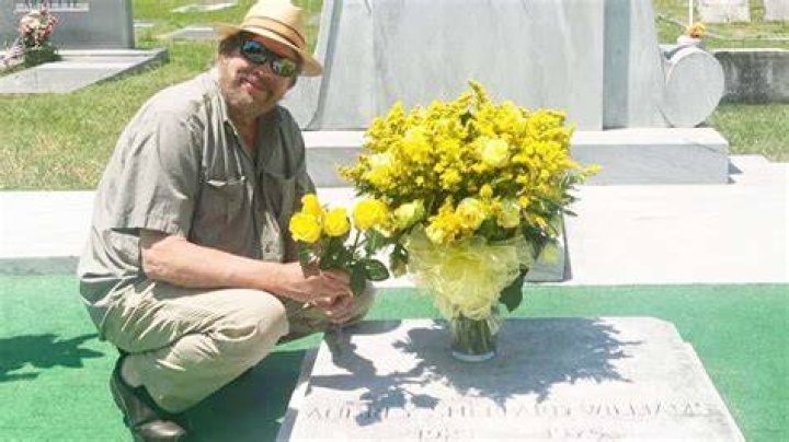 Unveiling Hank Williams Jr.'s Complex Relationship With His Mother