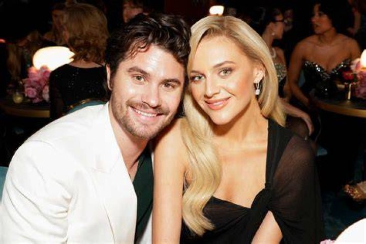 Unveiling Kelsea Ballerini's Height: A Guide To Her Stature