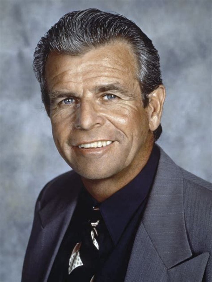 Veteran Actor William Devane: A Comprehensive Overview