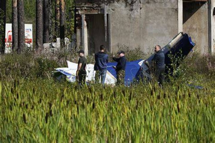 Wagner leader, Yevgeny Prigozhins body was identified by his missing finger after his plane ·