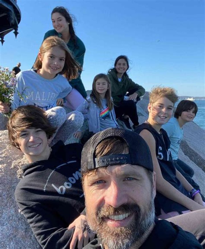 Walker Hayes And Family: A Heartwarming Story